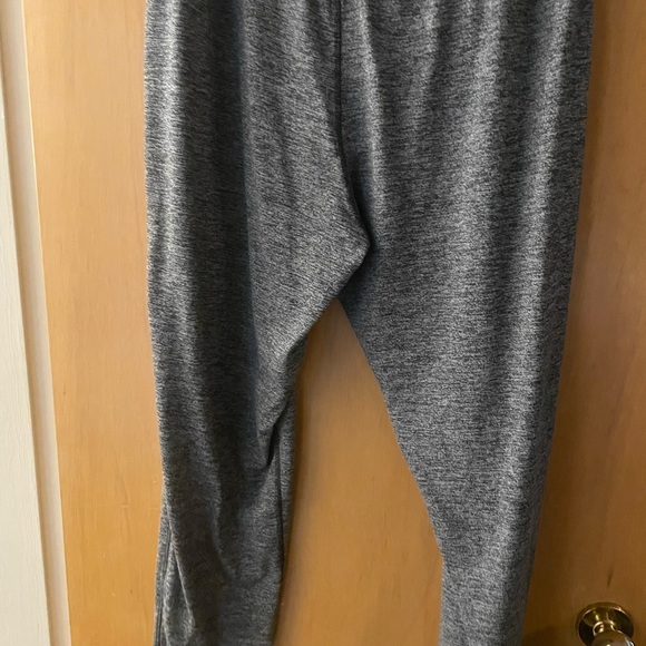 Ladies UA joggers - Picture 3 of 8